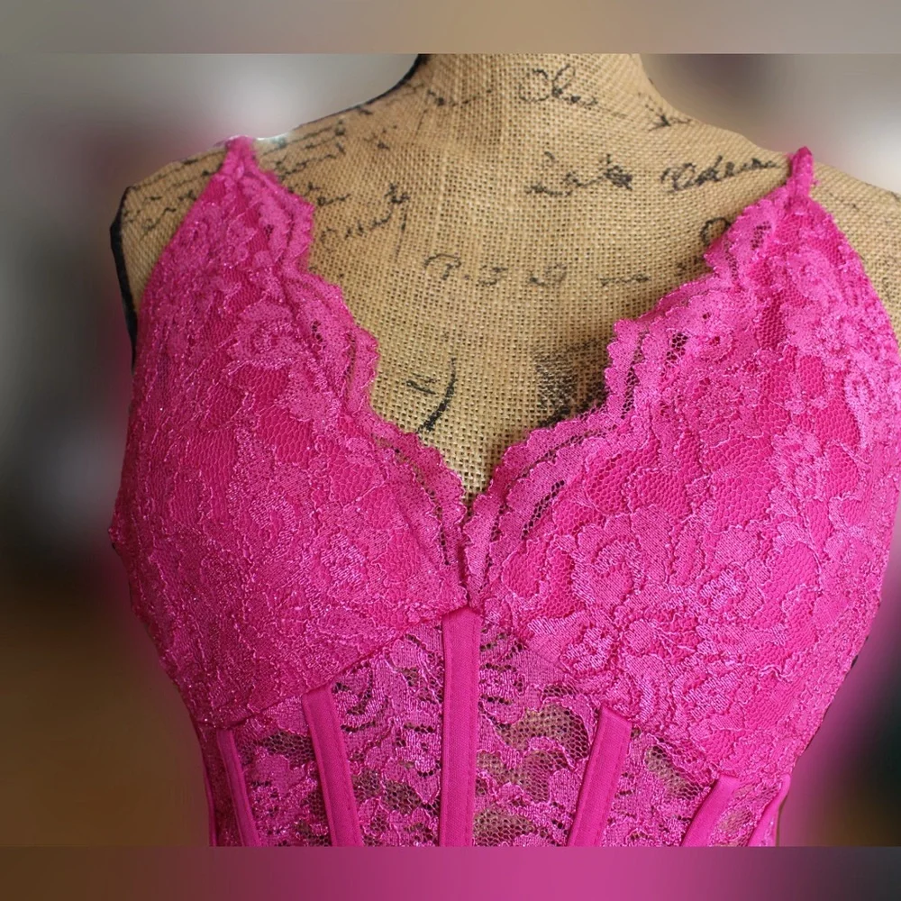 Morgan & Co. | Hot Pink | Corset | Sparkle Lace | Formal Dress | Size: 7 - Picture 7 of 9